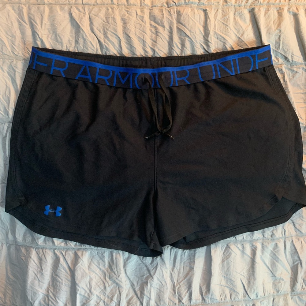 Womens under armour  xl black with blue trim shorts